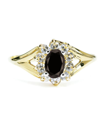 14k Gold Ring With Black Oval Zirconia – Elegant Contrast Design