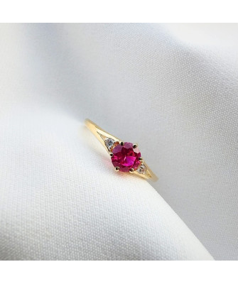 14k Gold Ring with Red Cubic Zirconia – Elegant Women’s Jewellery