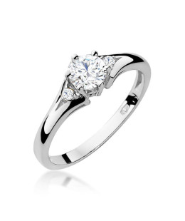 925 Silver Ring with Cubic Zirconia – Elegant Solitaire Design
