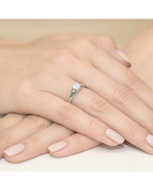 925 Silver Ring with Cubic Zirconia – Elegant Solitaire Design