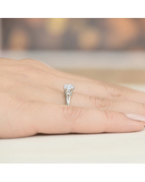 925 Silver Ring with Cubic Zirconia – Elegant Solitaire Design