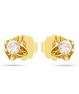 Delicate gold earrings with zirconia