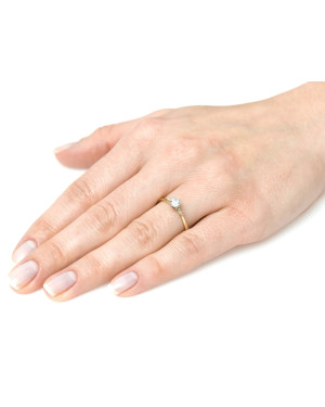 Engagement ring heart white cubic zirconia 8k