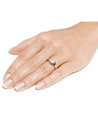 Ring with a square stone 8k