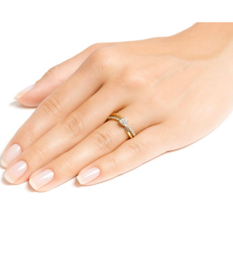 Gold engagement ring with cubic zirconia 8k