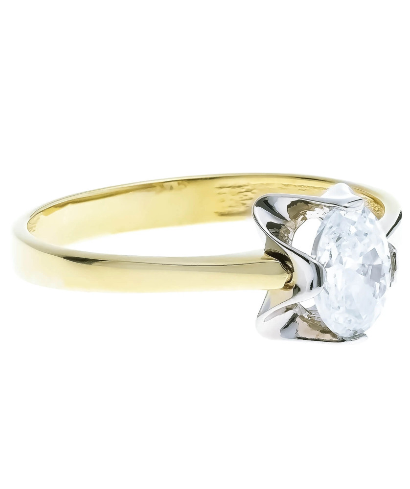 Ring with a large stone gold 8k