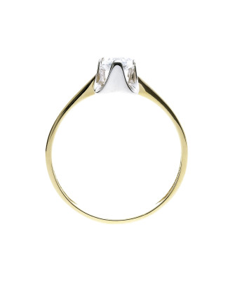 Ring with a large stone gold 8k