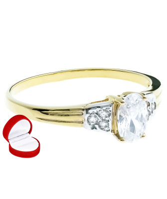 Oval stone engagement ring