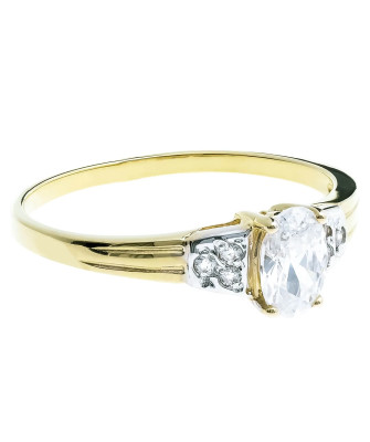 Oval stone engagement ring