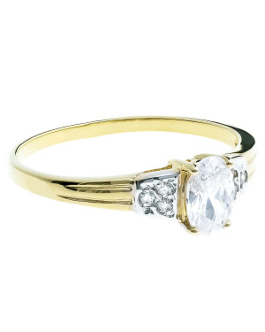 Oval stone engagement ring