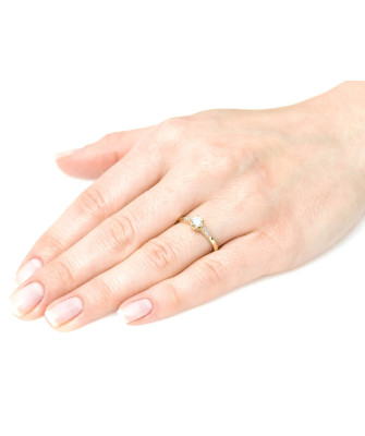 Engagement ring with white stones 8k classic