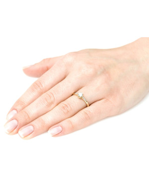 Engagement ring with white stones 8k classic