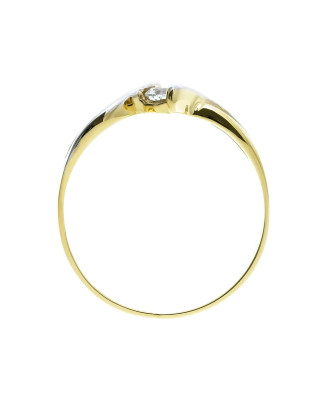 Engagement ring 8k modern style white stone