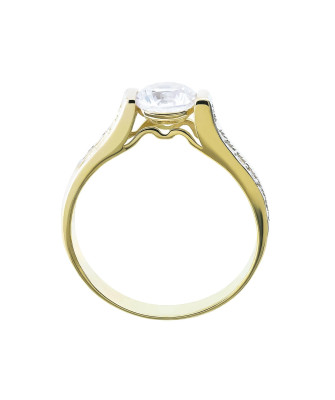 Gold ring with large stone 8k