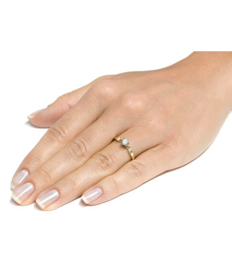 Delicate ring with cubic zirconia 8k