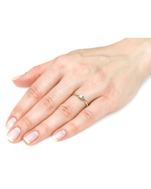 8k Gold Engagement Ring with White Zirconia