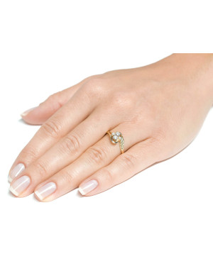 Gold ring with cubic zirconia 8k