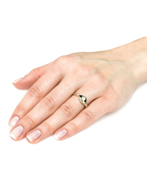 Gold ring 8k white stone