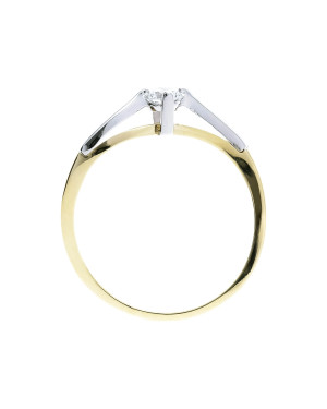 Delicate engagement ring 8k cubic zirconia