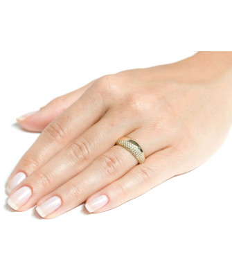 Thick gold ring with cubic zirconia