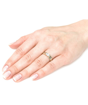 Engagement ring 8k with hearts white stone