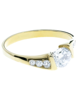 Gold ring 8k white zircons
