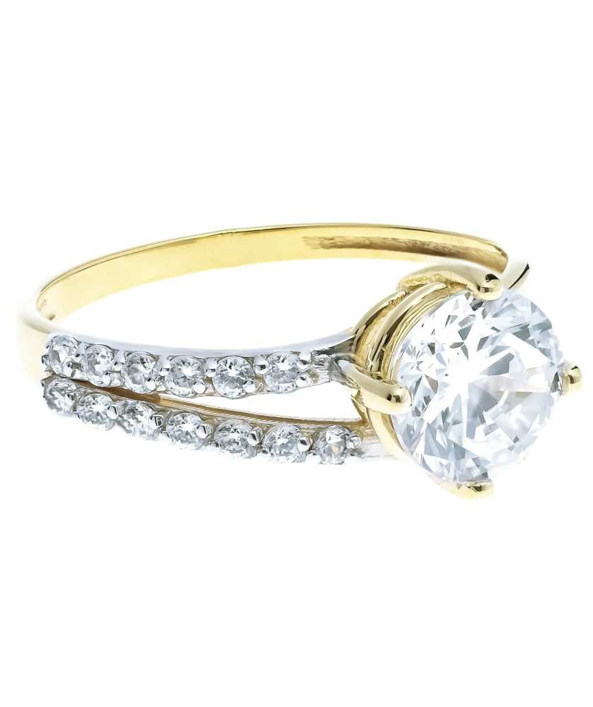 Engagement ring large stone 8k