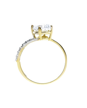 Engagement ring large stone 8k