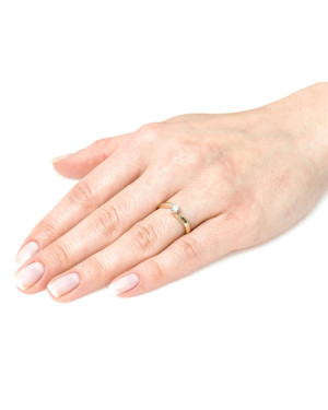 Delicate 8k gold classic engagement ring
