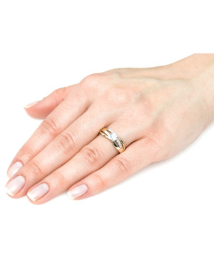 8k Gold Split Shank Ring with Cubic Zirconia