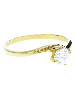 Engagement ring with a large 8k stone