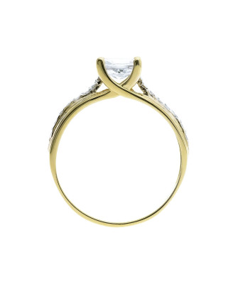 Engagement ring white stones 8k