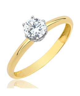 Engagement ring with zirconia