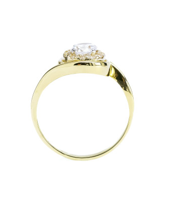 Ring with a large cubic zirconia stone 8k
