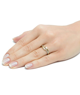 Gold ring with zirconia interwoven pattern