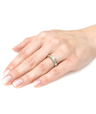 Ring with cubic zirconia gold 8k