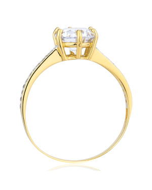 Engagement ring large stone 8k