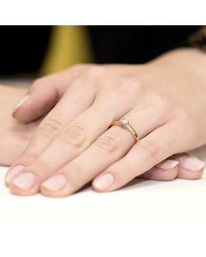 Złoty Pierścionek 14k z diamentem brylant 0,19ct