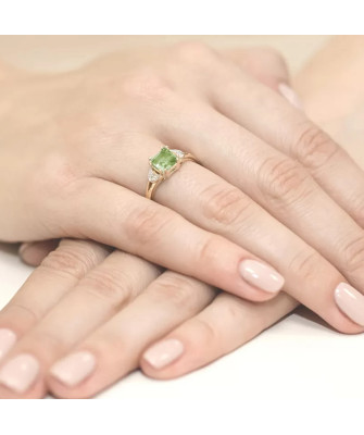 14k Gold Ring with 1.00ct Peridot Diamond