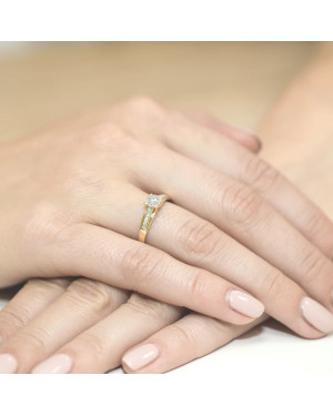 14k Gold Ring with 0.13ct Brilliant Diamond