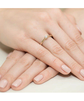 14k Gold Ring with 0.15ct Brilliant Diamond