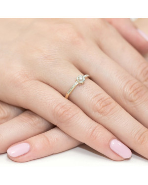 14k Gold Ring with 0.04ct Brilliant Diamond