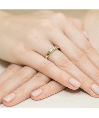 14k Gold Ring with 0.10ct Brilliant Diamond