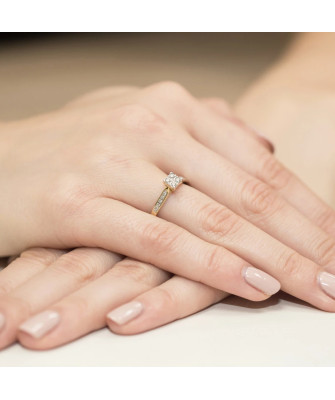 Złoty Pierścionek 14k z diamentem brylant 0,16ct