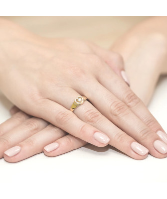 14k Gold Ring with 0.04ct Brilliant Diamond