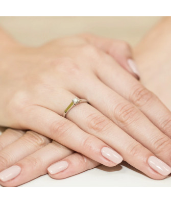 14k Gold Ring with 0.10ct Brilliant Diamond