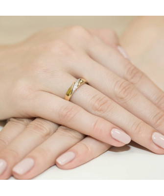 14k Gold Ring with 0.02ct Brilliant Diamond