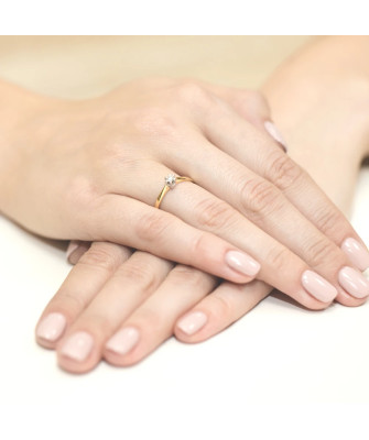 14k Gold Ring with 0.10ct Brilliant Diamond