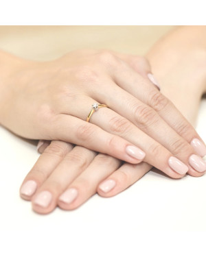 14k Gold Ring with 0.10ct Brilliant Diamond