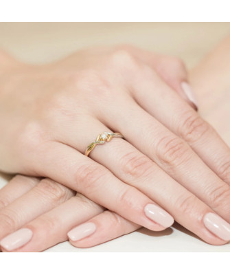 14k Gold Ring with 0.08ct Brilliant Diamond